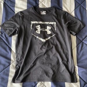 Boys XL Under Amour T-shirt